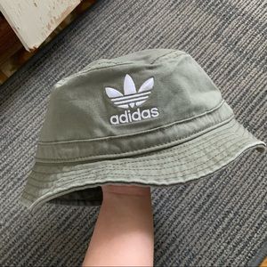 Adidas Original Bucket Hat (OS-unisex) - olive